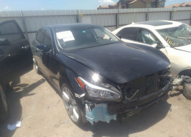 Infiniti Q70L