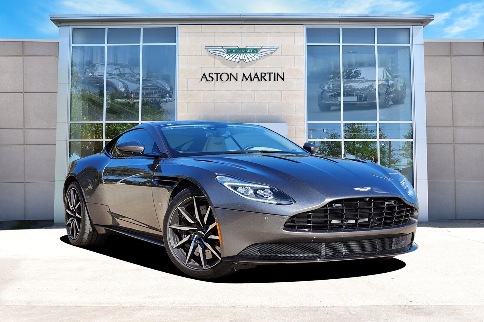 Aston Martin DB11
