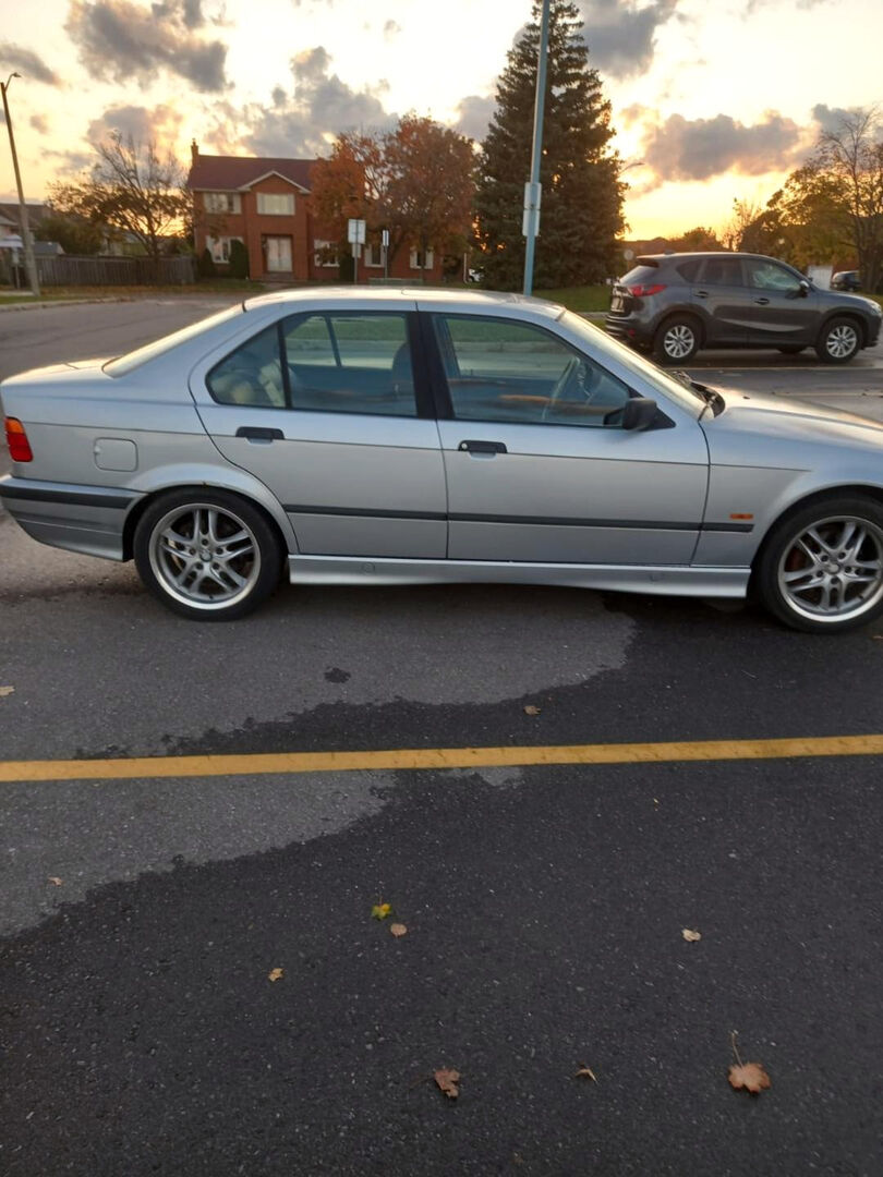 BMW 328i