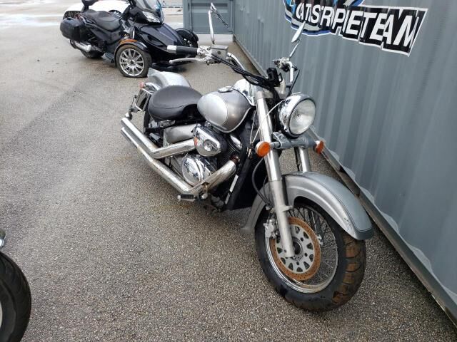 Suzuki VL800K