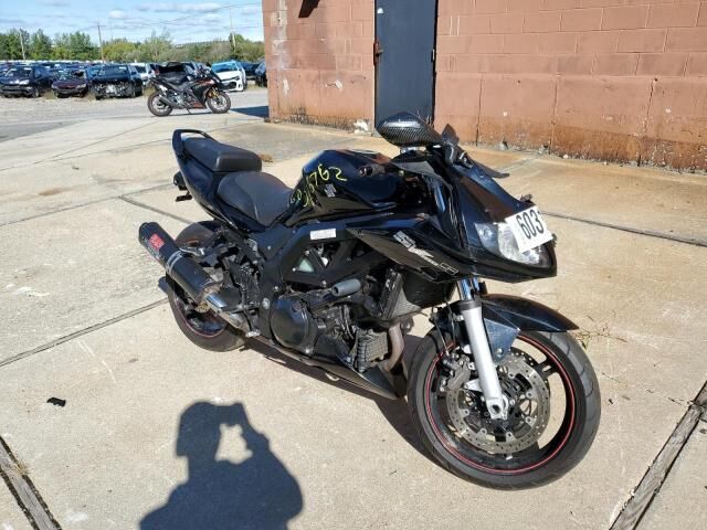 Suzuki SV1000 / SV1000S