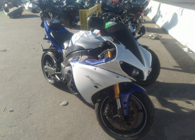 YAMAHA