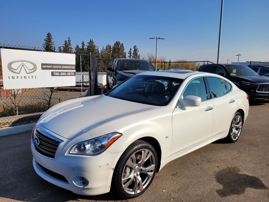 Infiniti Q70