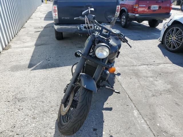 Honda VT750 (Shadow Phantom)