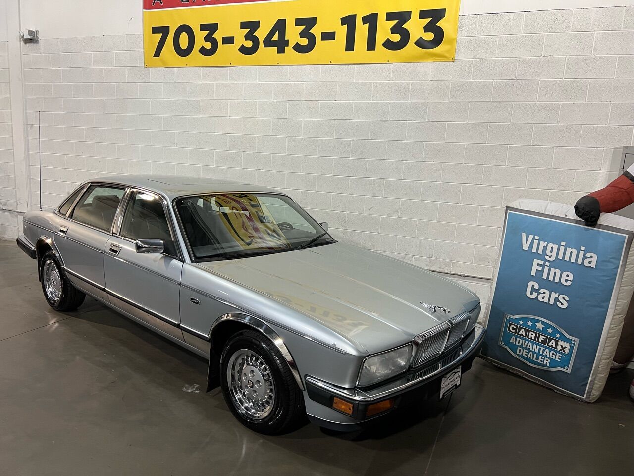 Jaguar XJ6