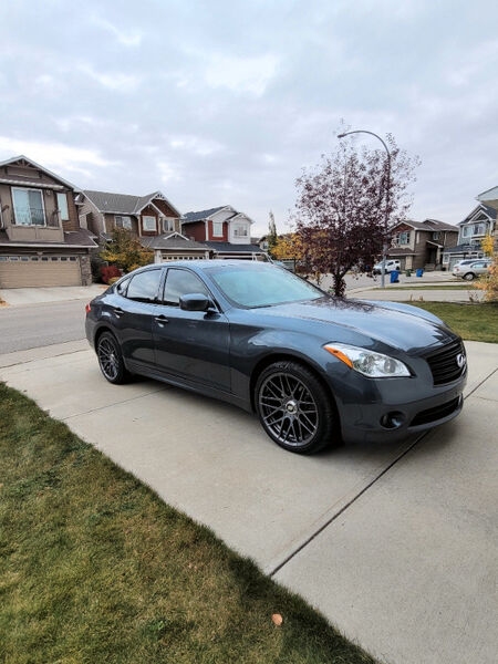 Infiniti M56