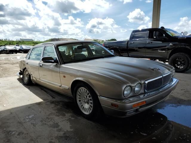 Jaguar Vanden Plas