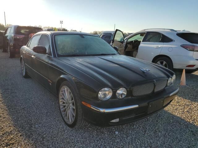 Jaguar XJR
