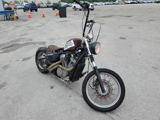 Honda VT600C (SHADOW VLX)