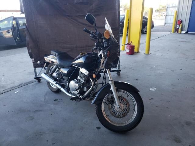 Suzuki GZ250