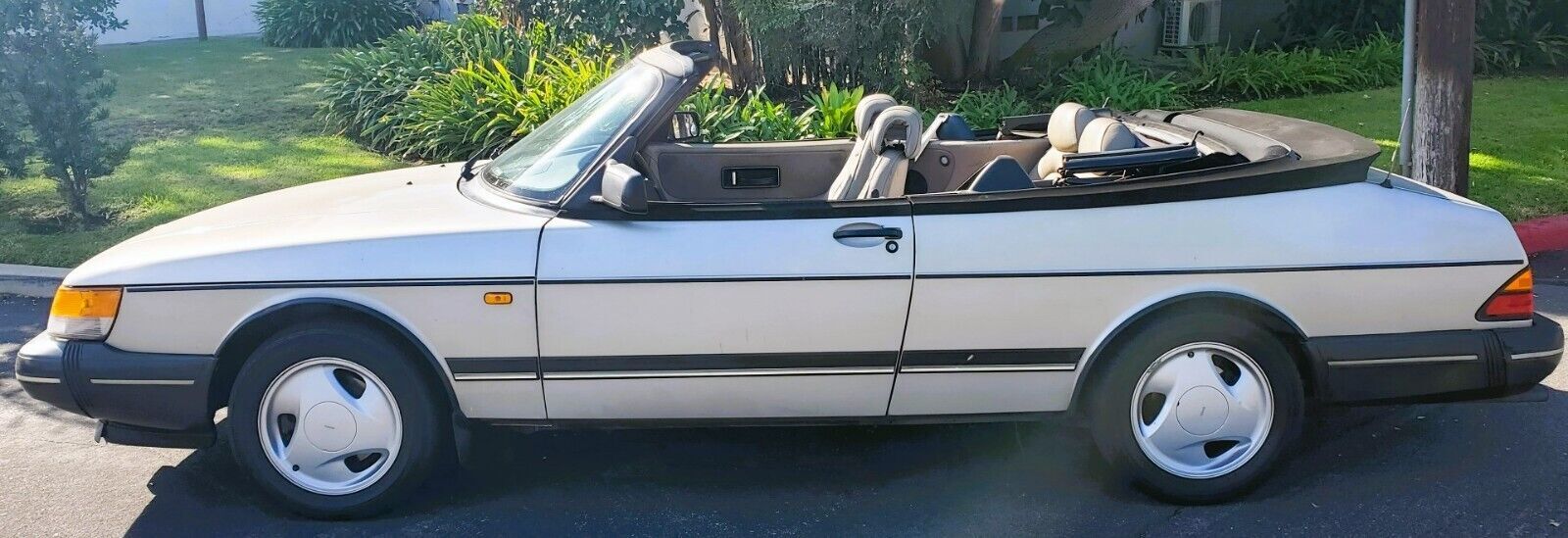 Saab 900