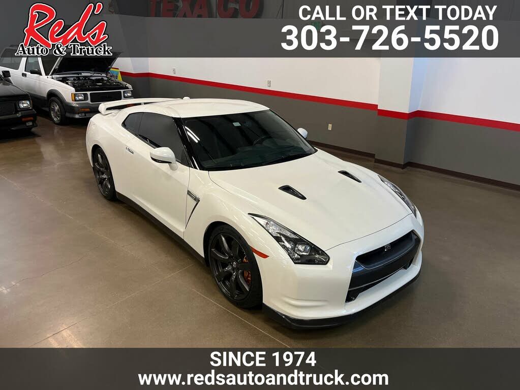 Nissan GT-R