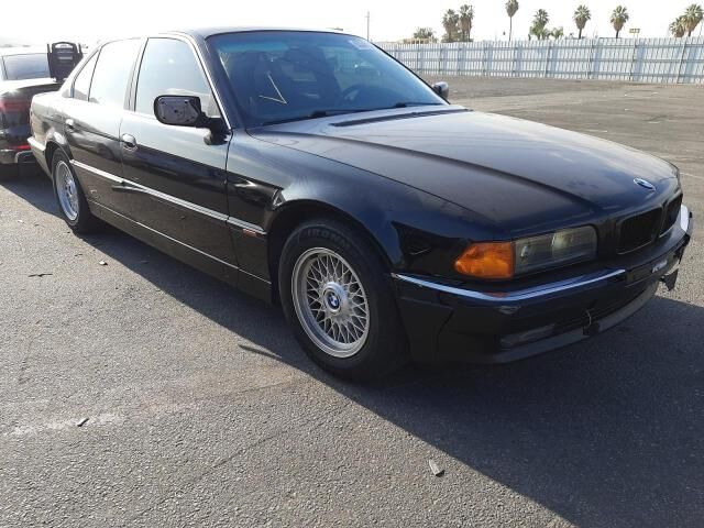 BMW 740i
