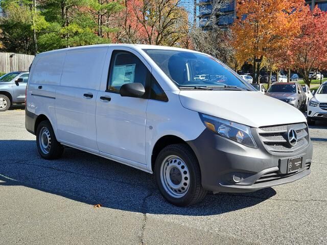 2022 Mercedes-Benz METRIS