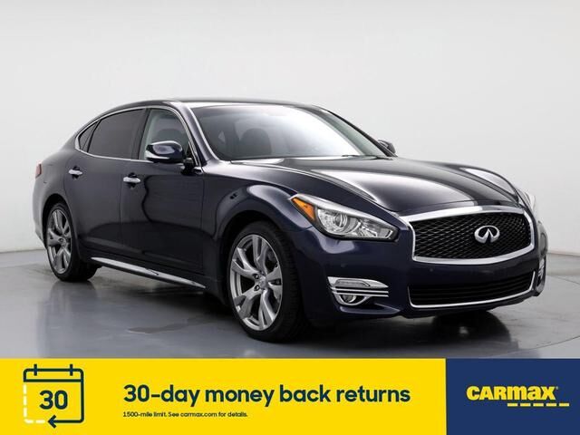 Infiniti Q70L