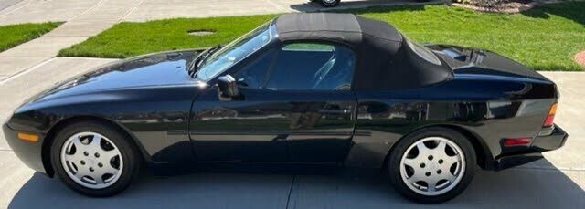 Porsche 944
