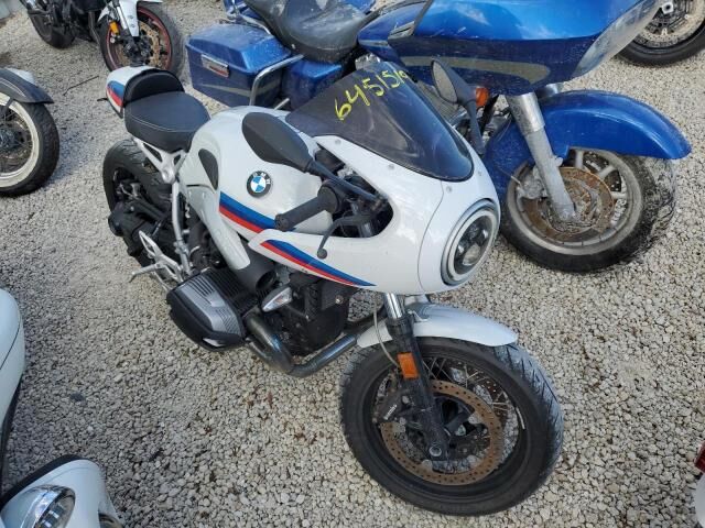 BMW R nineT