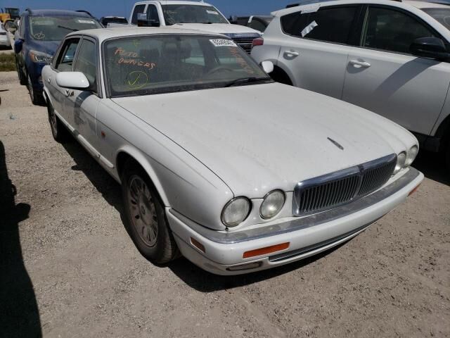 Jaguar XJ6