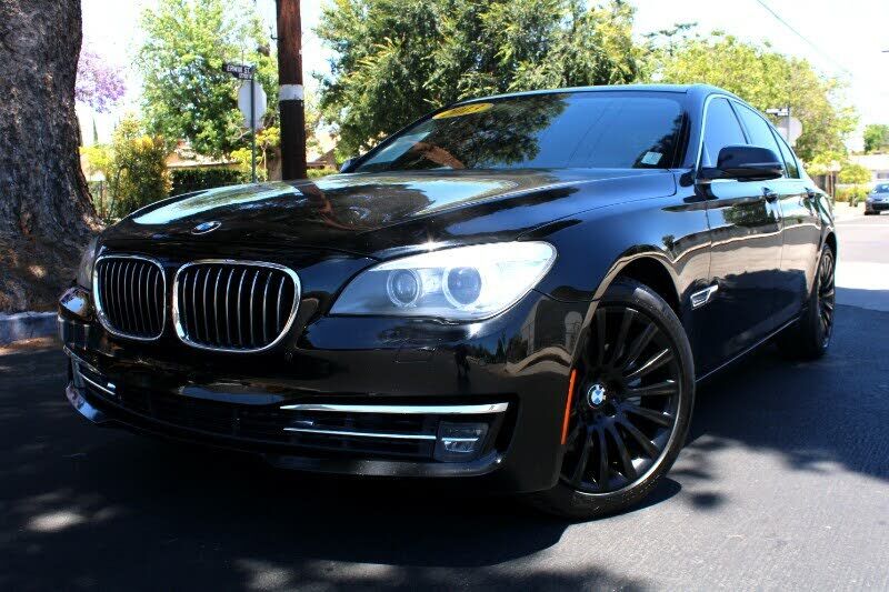 BMW 740i