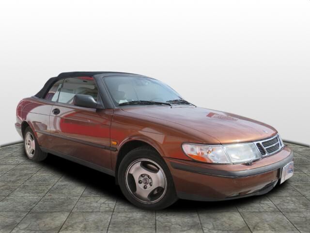Saab 900