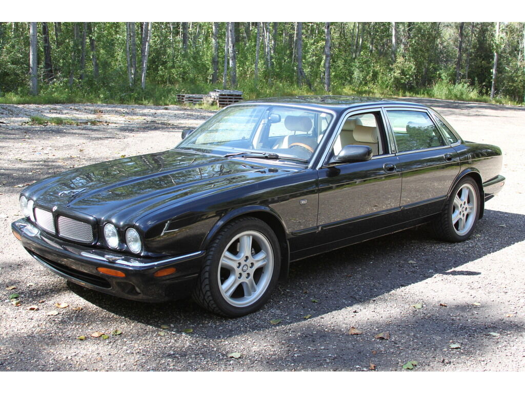 Jaguar XJR