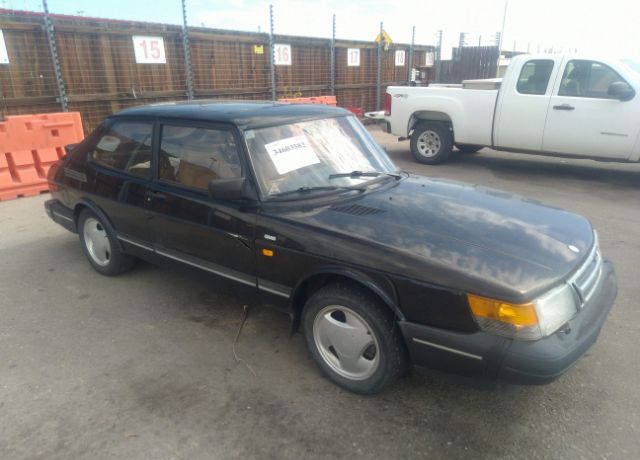 Saab 900