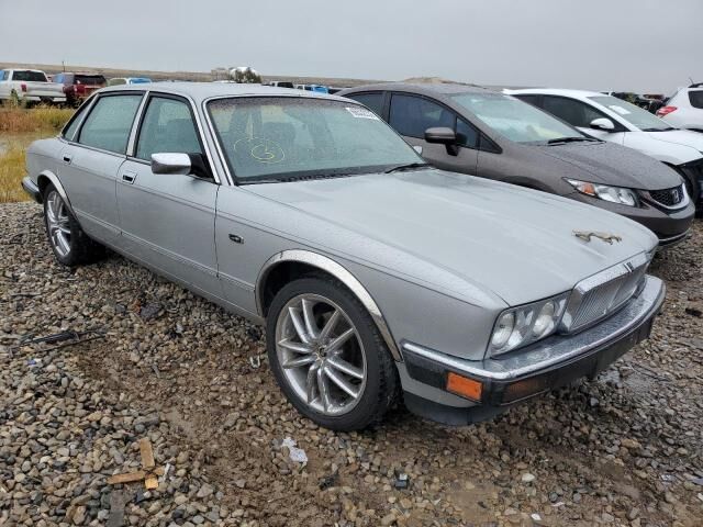Jaguar XJ6