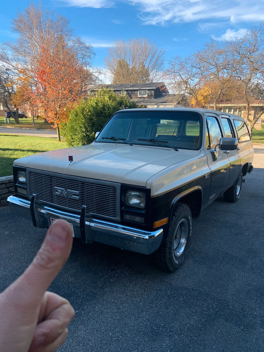 GMC Suburban