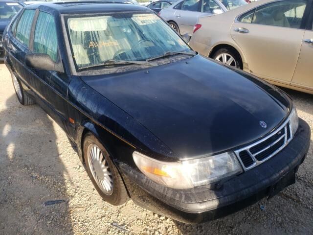 Saab 900