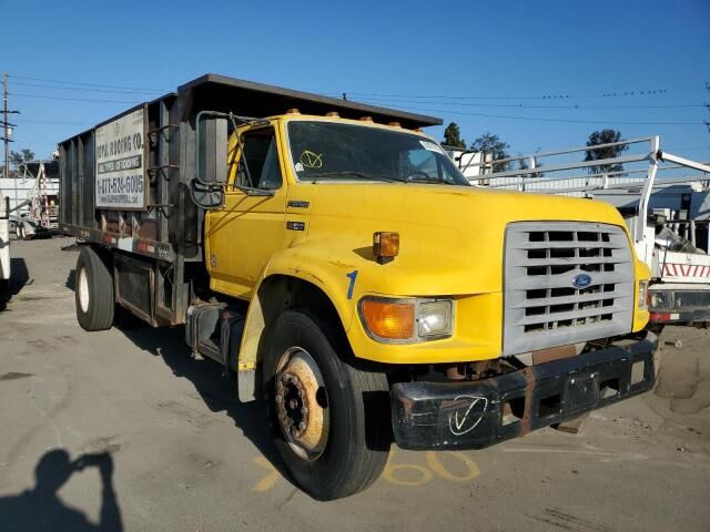 Ford F-700