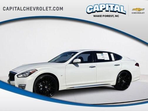 Infiniti Q70L
