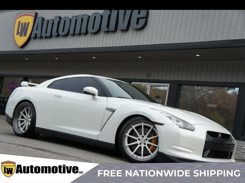 Nissan GT-R
