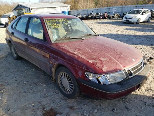 Saab 900