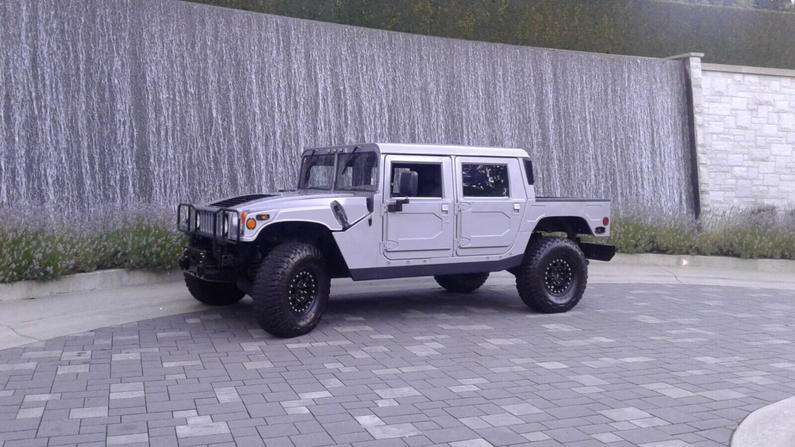 HUMMER H1