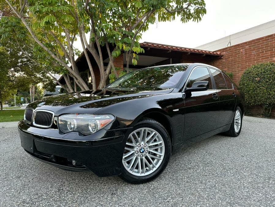 BMW 745i