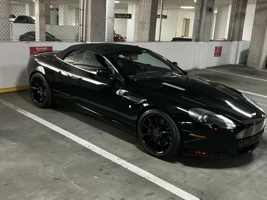 Aston Martin DB9