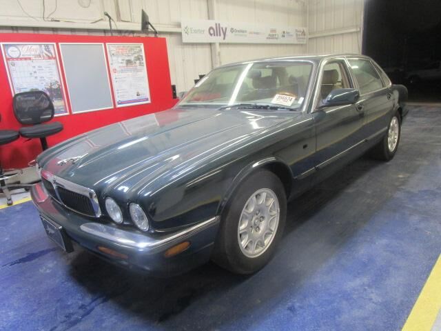 Jaguar XJ8