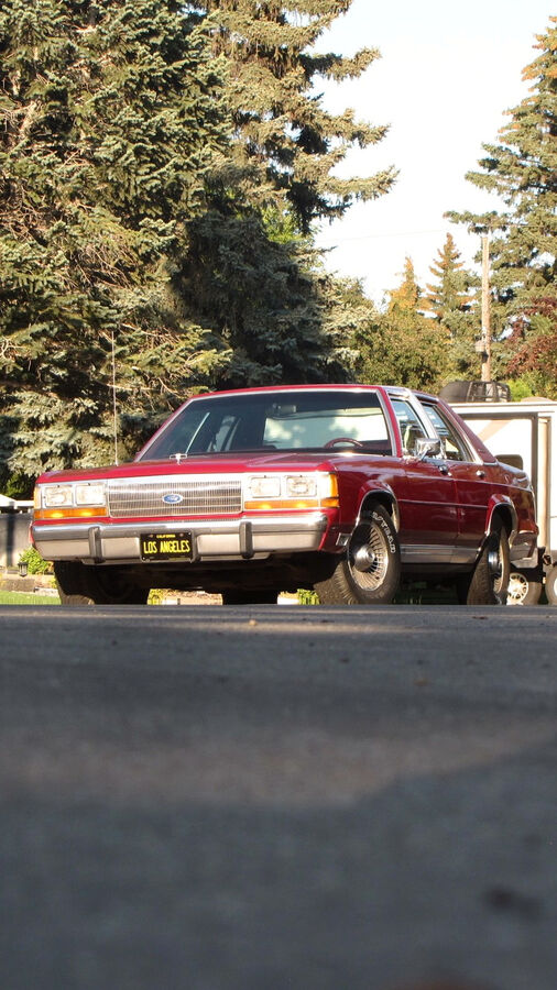 Ford Crown Victoria