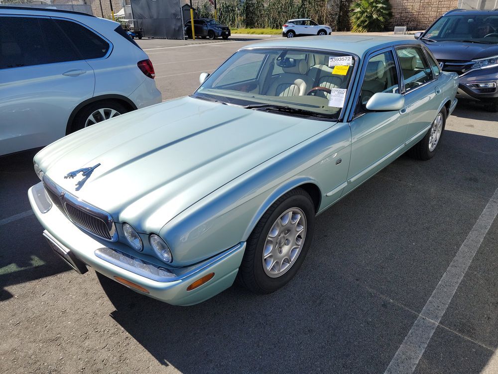 Jaguar XJ8