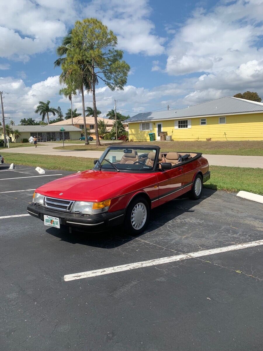 Saab 900