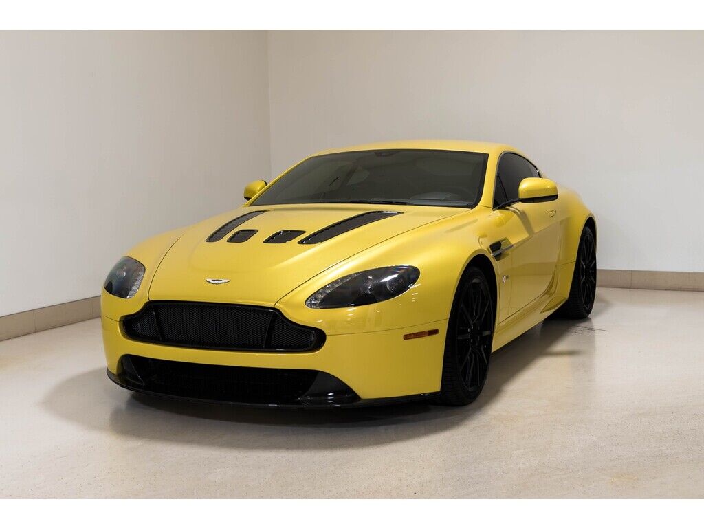 Aston Martin V12 Vantage