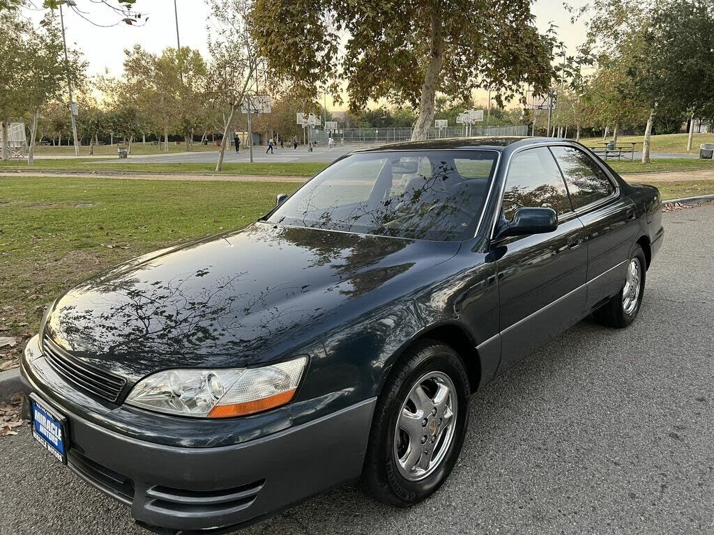 Lexus ES