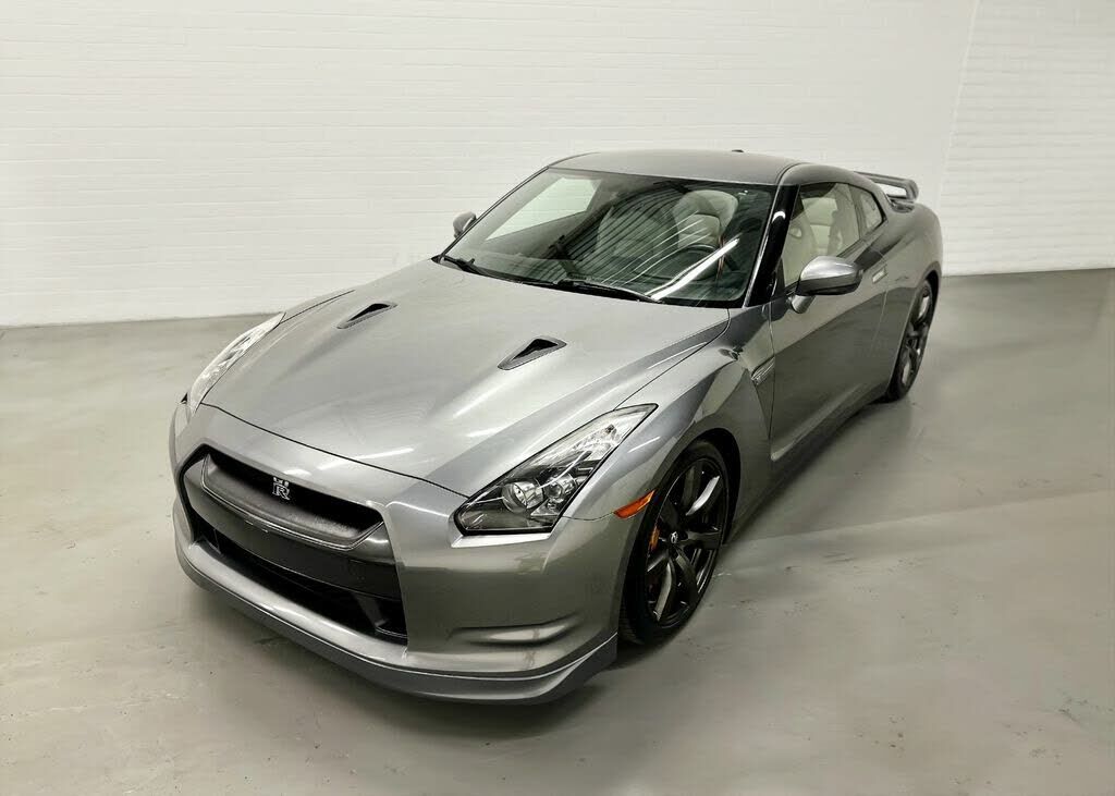 Nissan GT-R