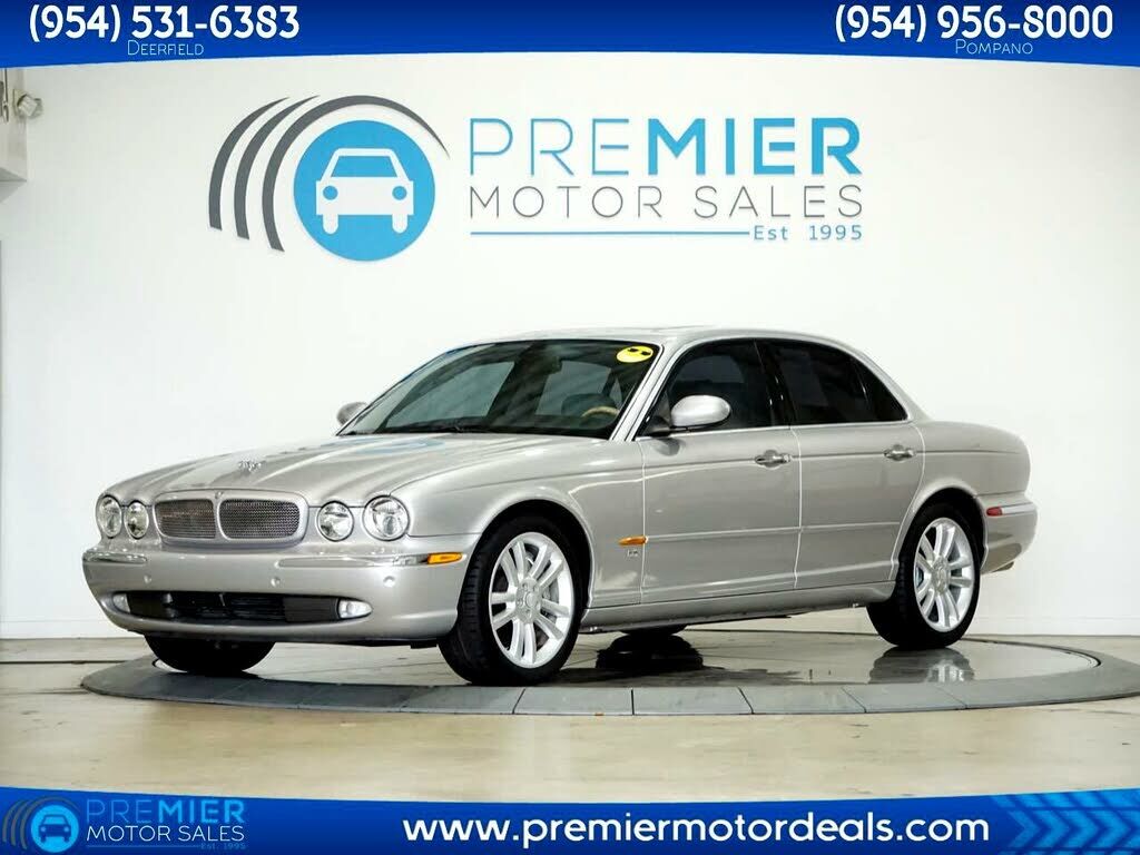 Jaguar XJR