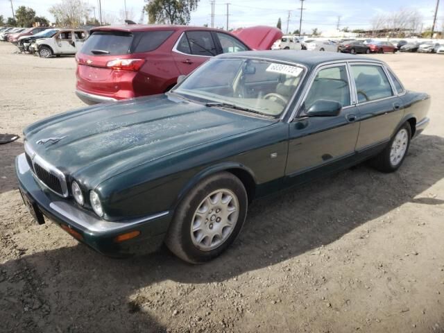 Jaguar XJ