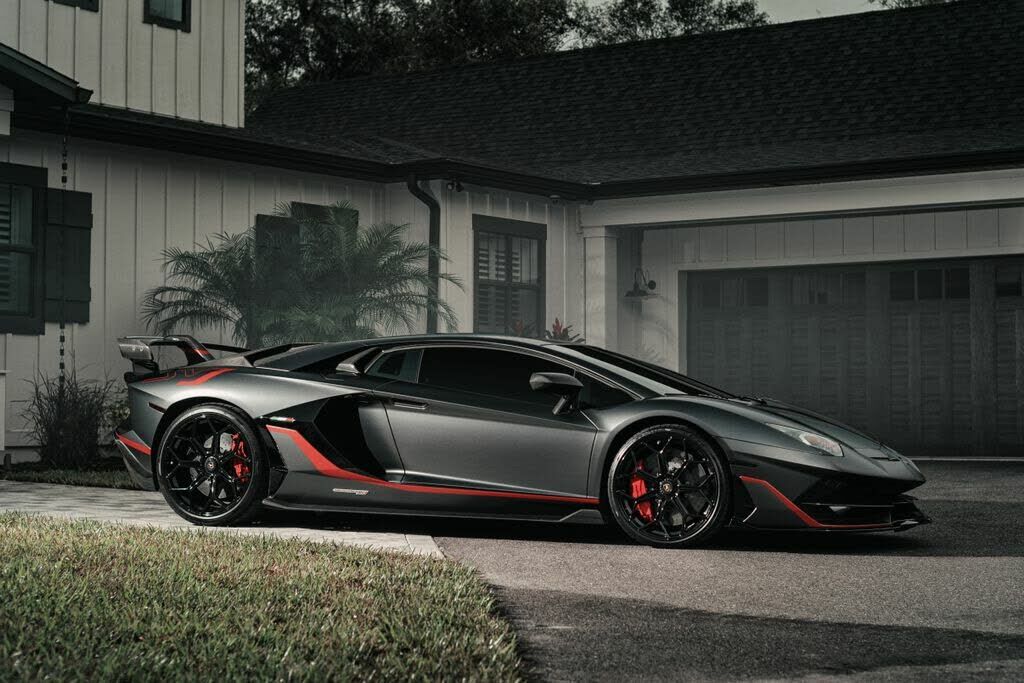 LAMBORGHINI