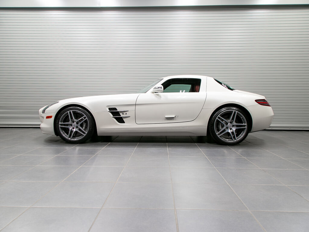 Mercedes-Benz SLS-Class