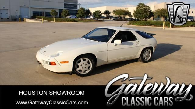 Porsche 928