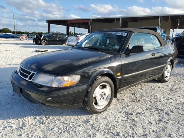 Saab 900