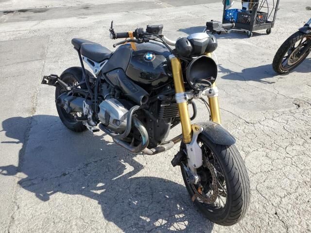 BMW R nineT